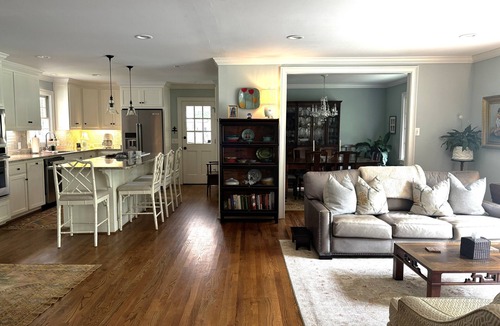 Athens House | Home with lots of space for everyone on a quiet street in 5 points with pool!