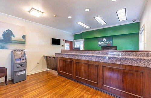 Casselberry Hotel | HomeTowne Studios by Red Roof Orlando - Casselberry