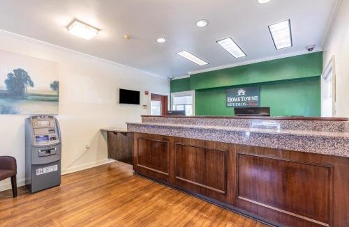 Casselberry Hotel | HomeTowne Studios by Red Roof Orlando - Casselberry