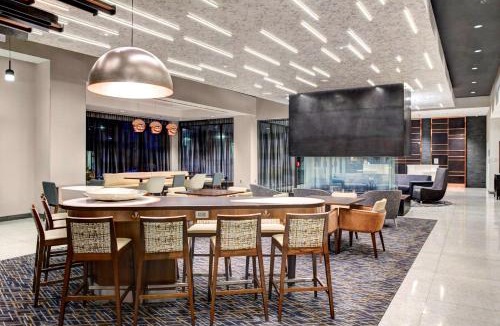 Downtown Richmond Hotel | Homewood Suites by Hilton Richmond-Downtown