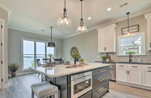 Norwood House | ‘Hooked on Tillery’ Norwood Escape w/ Pier!