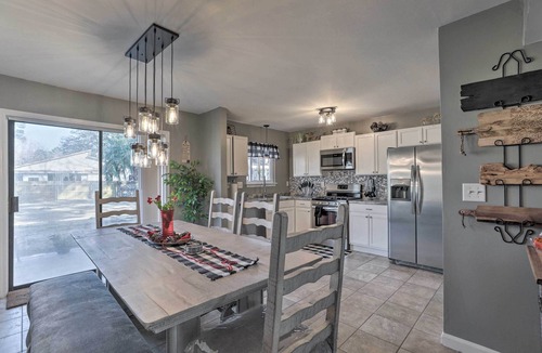 North Charleston House | Hot Tub! Family Getaway 17 Mi to Dtwn Charleston