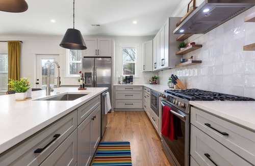 Charlotte House | Hot Tub Fire Pit Chef’s Kitchen Near Uptown