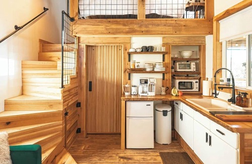 Maryville Apartment | Hot tub | Fire pit | River access| Kayaks | Fast WiFi