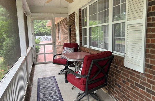 Vass House | Hot tub, Firepit, BBQ, Full kitchen, SmartTV, King,Pet