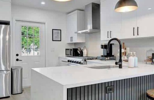 St. Petersburg - Clearwater House | Hot Tub, Mini Golf & Built-in BBQ | Near Downtown!