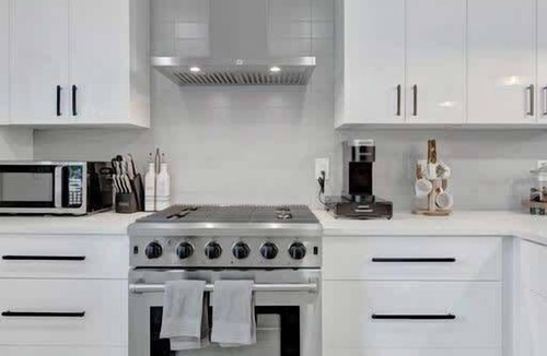 St. Petersburg - Clearwater House | Hot Tub, Mini Golf & Built-in BBQ | Near Downtown!