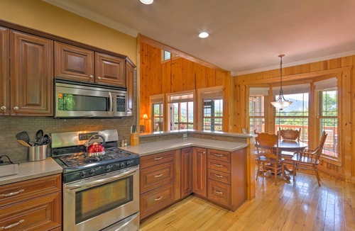 Bryson City House | Hot Tub & Mtn Views: Beautiful Bryson City Home