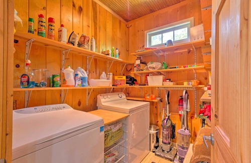 Bryson City House | Hot Tub & Mtn Views: Beautiful Bryson City Home
