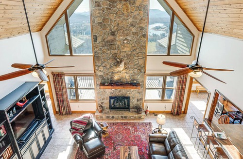 Hayesville Cottage | Hot Tub, Mtn Views & Games! Hayesville Home