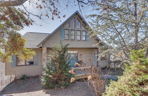 Hayesville Cottage | Hot Tub, Mtn Views & Games! Hayesville Home
