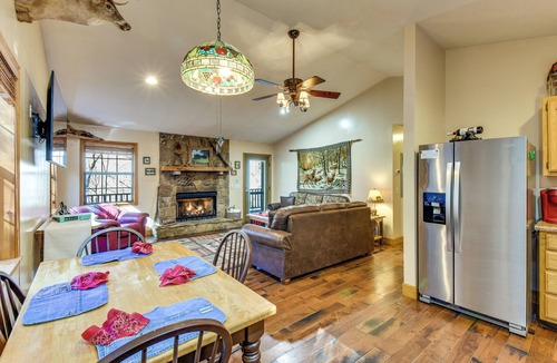 Topton Cabin | Hot Tub & Streamside Bliss! Topton Mtn Haven