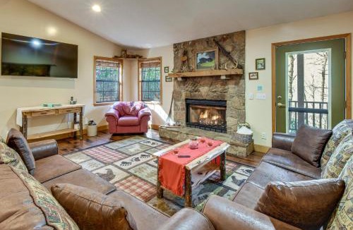 Topton House | Hot Tub & Streamside Bliss! Topton Mtn Haven