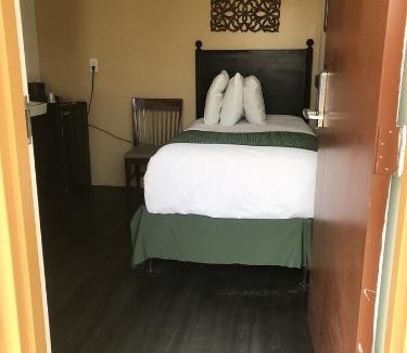 Sky Lake Hotel | Hotel Belair Orlando Near Florida Mall