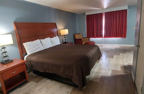 DeLand Hotel | HOTEL BLUE