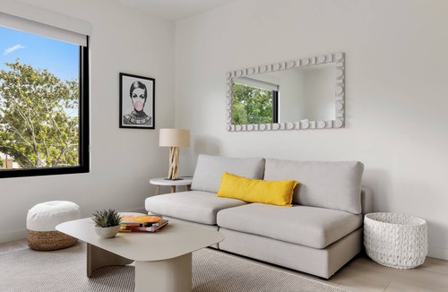 North Charleston Hotel | Hotel Circulo | Park Circle | Corner Suite 380