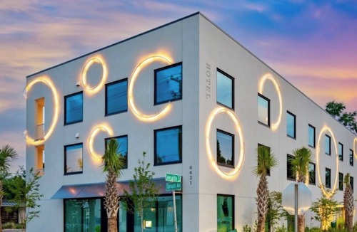 North Charleston Hotel | Hotel Circulo - Park Circle - Suite 330