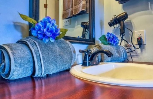 Eutawville Hotel | Hotel Double Lakefront Rooms - Hotel Double Lakefront Rooms