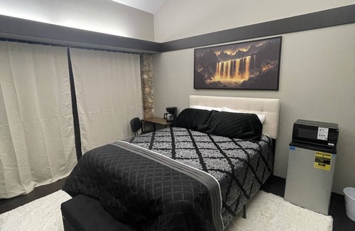 Lake Wales Apartment | Hotel-Style Lakeview Micro-Suite/Balcony/Gardens