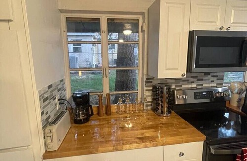 Lake Wales House | Hotel Style Lakeview Cottage 3BR Heated Pool
