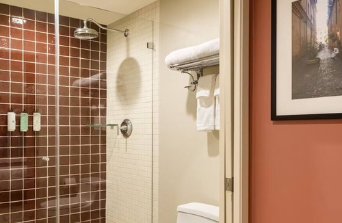 Mid Beach Hotel | Hotel Trouvail | King | Euro-Miami Charm, Heated Pool, Art & Nightlife