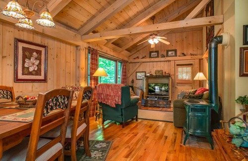 Brevard House | House ∙ 3 bedrooms ∙ 6 guests