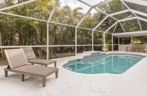 Vero Beach South House | House w pool near McKee Gardens