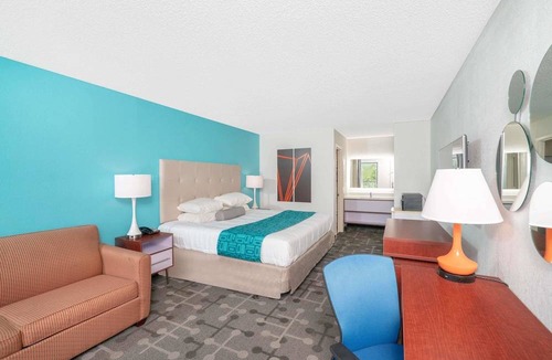 Aiken Hotel | Howard Johnson by Wyndham Aiken