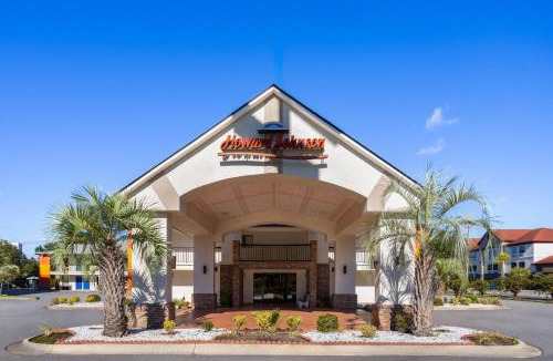 Savannah Hotel | Howard Johnson by Wyndham Savannah GA