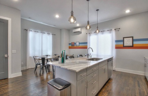 East Hill House | HOWDY HOUSE-MUSIC CITY NASHVILLE