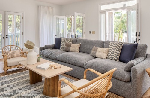 Charleston County Condo | Huckleberry by Avantstay Classic Charleston Home Close to Beach Outdoor Dining