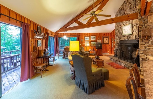 Glenville Cabin | Hummingbird Haven - Spacious, Cozy Cabin Walking Distance to the Lake!
