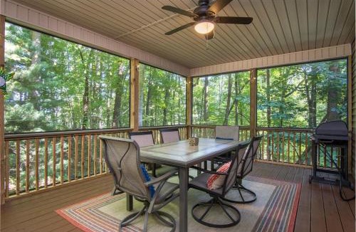 Brevard House | Hummingbird Hideaway · Hummingbird Hideaway in Connestee Falls