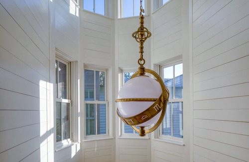 Palmetto Bluff House | Iconic Boathouse Row Home w/May River Views, Guest House & Firepit