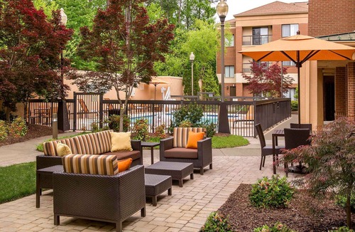 Durham Hotel | Ideal Location! Free Parking, Pool, Pets Allowed, Near Research Triangle Park