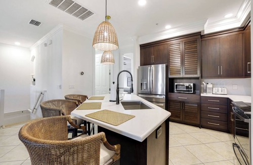 Ole Condo | Immaculate Lely Condo | 3 Bed + 2 Bath