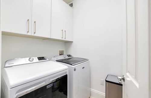 Ole Condo | Immaculate Lely Condo | 3 Bed + 2 Bath