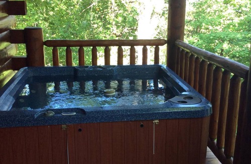 Sevierville Cabin | In between Gatlinburg and pigeon Forge
