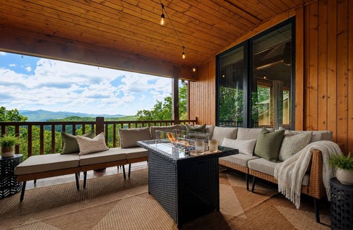 Pisgah Forest House | Indoor Pool Resort Speakeasy Views