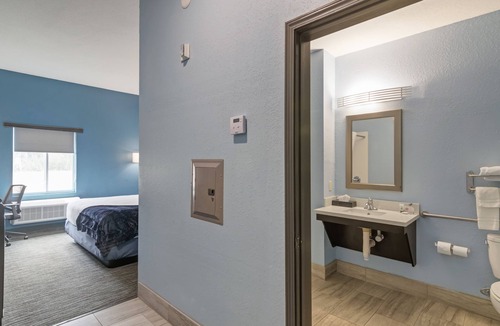 Garden City Hotel | Iris Garden Inn