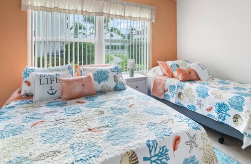 Isla del Sol Apartment | Isla Del Sol Rentals St Petersburg