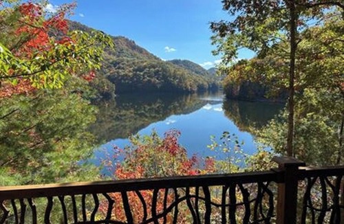 Tuckasegee House | Island Lodge on Bear Lake Surrounded By Water- Private Peninsula Great Decks