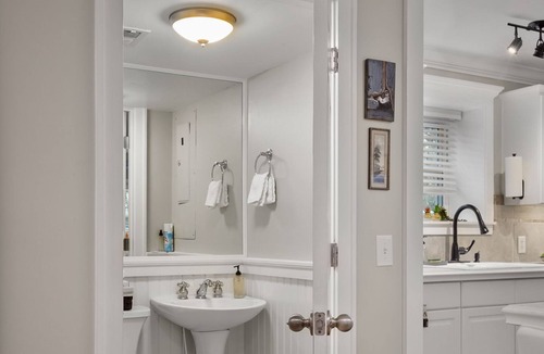 Hilton Head Island Apartment | ISLAND OASIS STEPS FROM BROAD CREEK
