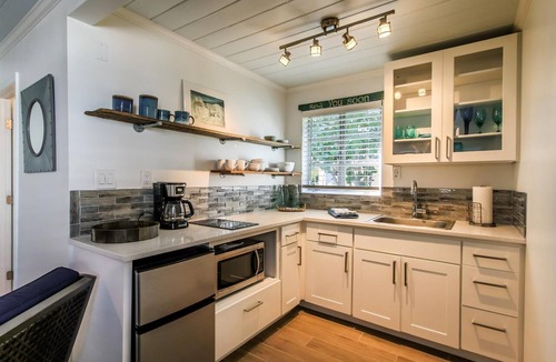 Sebastian House | Island View Cottages Sebastian