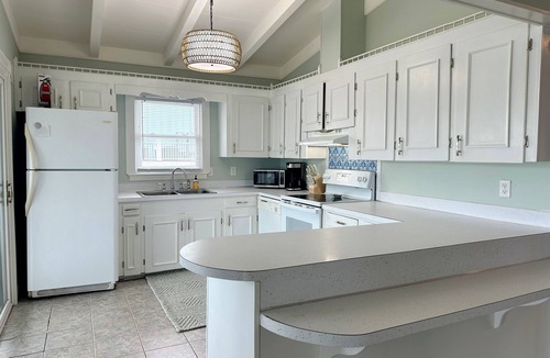 Inlet Harbour House | Isle Be Back - Walk to Beach (Channelfront) in Garden City Beach