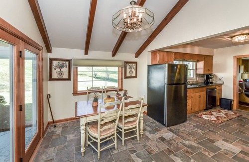 Arden House | It's all here! Comfy home,horses grazing,French Broad River &close to everything
