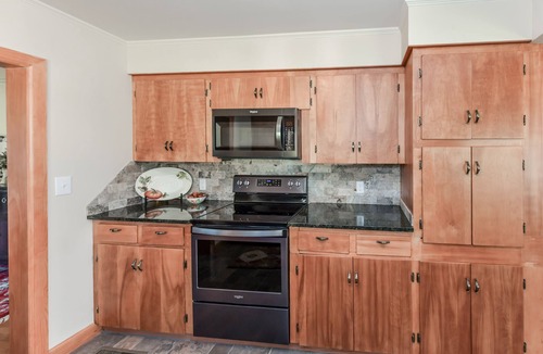 Arden House | It's all here! Comfy home,horses grazing,French Broad River &close to everything