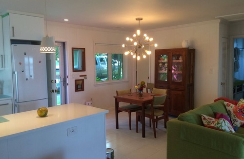 Surry Cottage | James River Beach Retreat - Waterfront - Williamsburg - Jamestown - Yorktown.