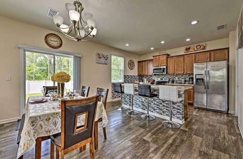 Westside House | Jax Home w/Yard - 10 Mi to Adventure Landing!