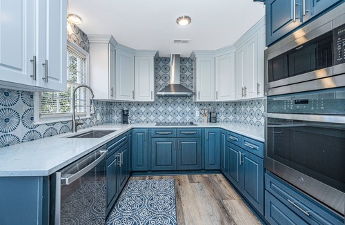 Manning House | Jewel on the Lake - Relaxing Lakefront Home